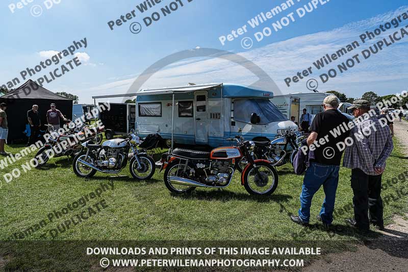 Vintage motorcycle club;eventdigitalimages;mallory park;mallory park trackday photographs;no limits trackdays;peter wileman photography;trackday digital images;trackday photos;vmcc festival 1000 bikes photographs